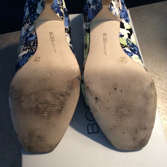 BCBGENERATION Ariel Hazy Blue Peep Toe so 71/2 - Picture 6 of 7